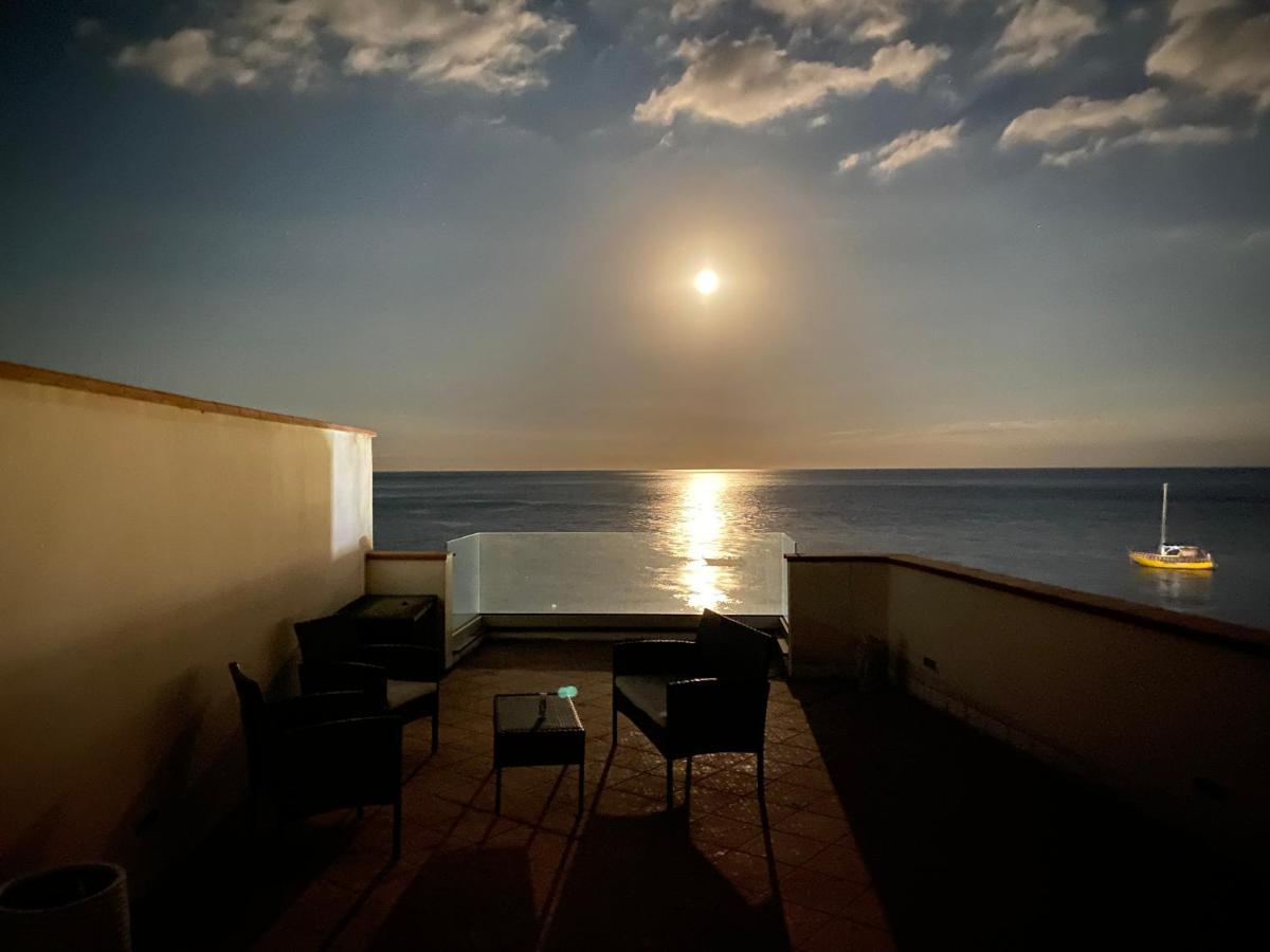 Beach Penthouse Marisol 2Floors, Central Letojanni Exteriör bild