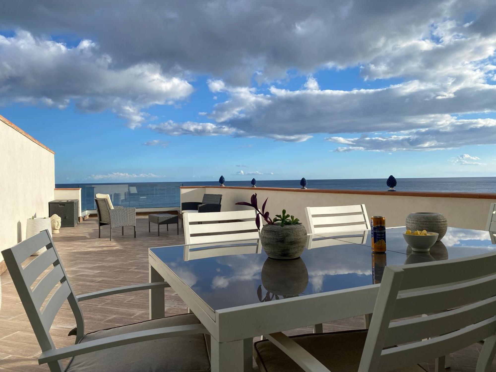 Beach Penthouse Marisol 2Floors, Central Letojanni Exteriör bild